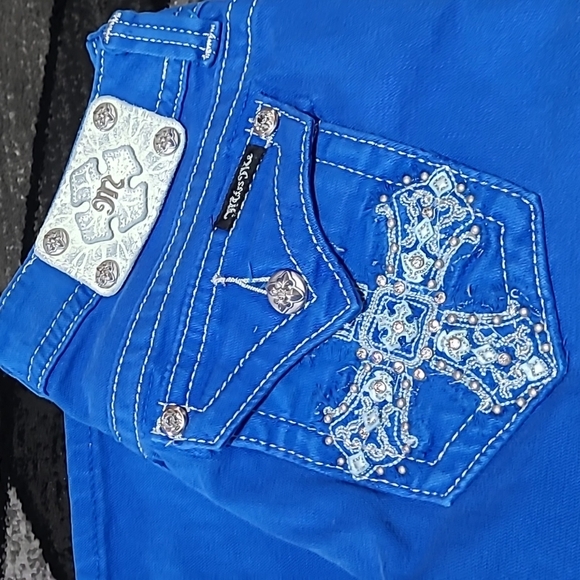 MISS ME BLING CROSS TRUE BLUE CUFFED CAPRI DENIM JEAN PRICE FIRM - Picture 2 of 14